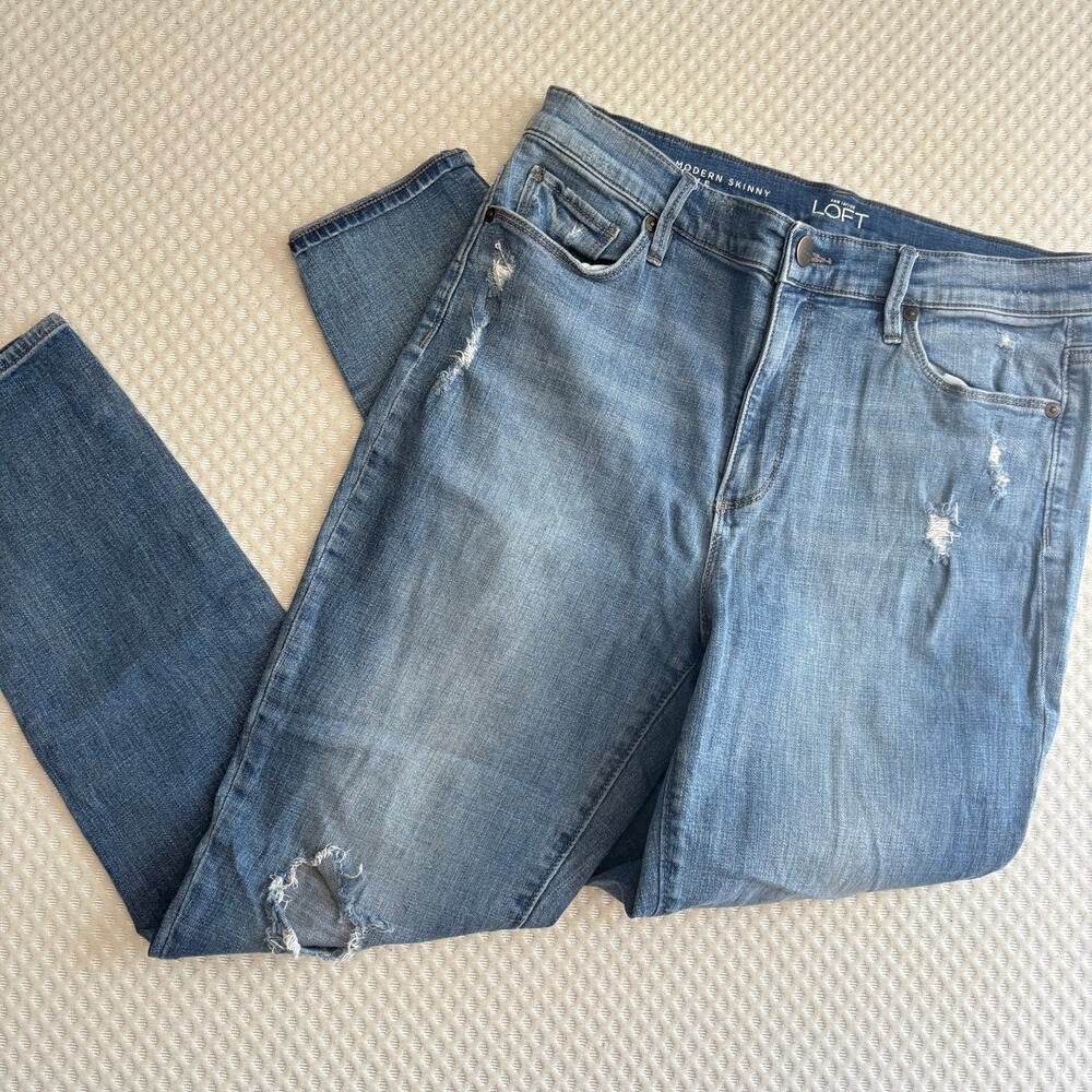 LOFT Modern Skinny Ankle Jeans 29 8 Light Wash Distressed